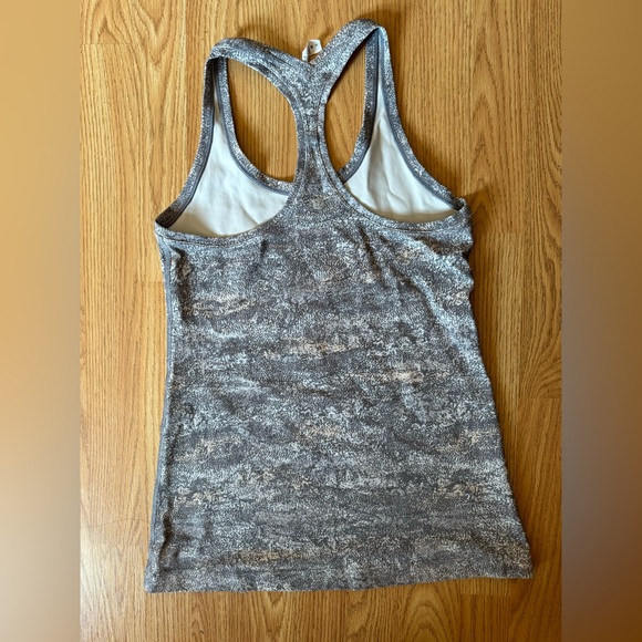 Lululemon women’s tank top - Picture 3 of 3